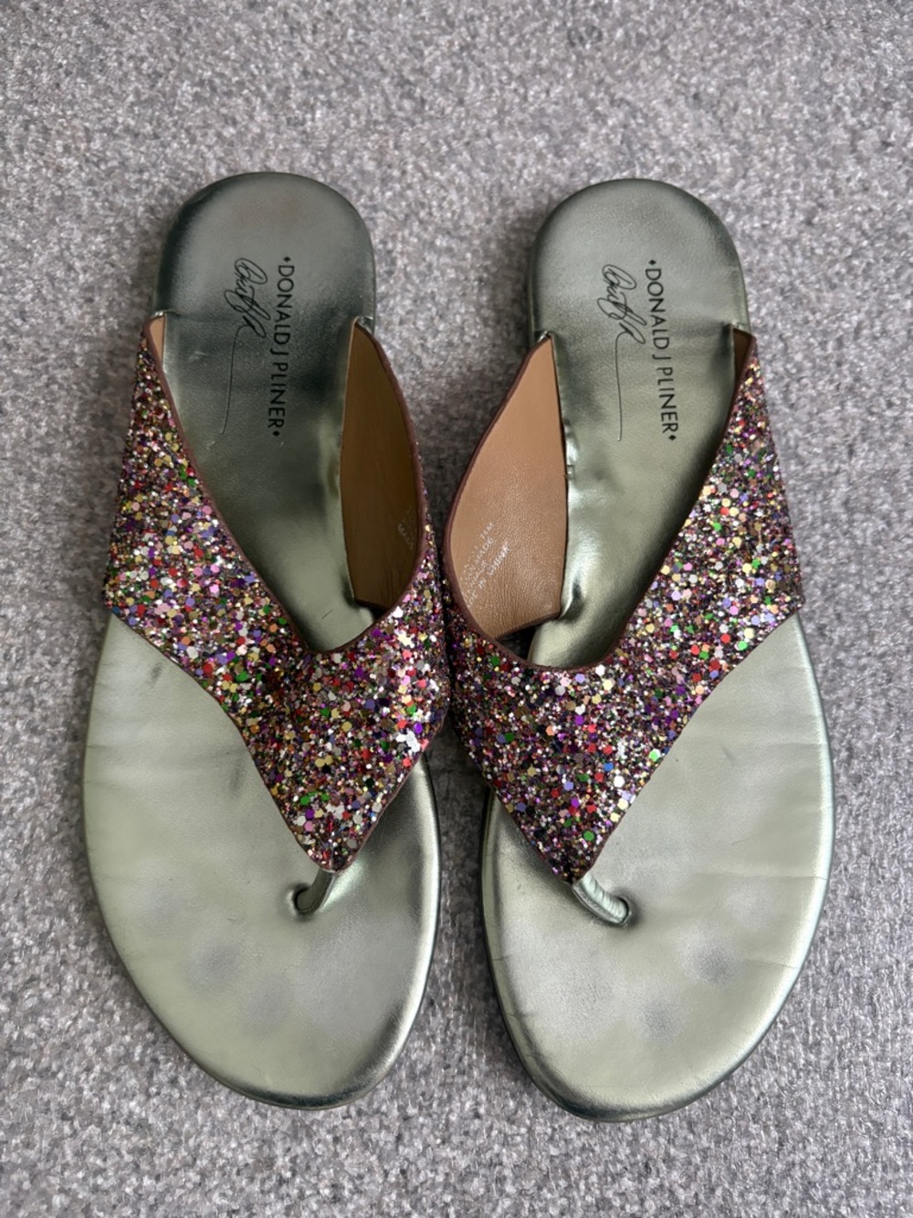 Donald Pliner ‘Stefan’ Sparkle Glitter Sequin Embellished Thong Sandals Size 11